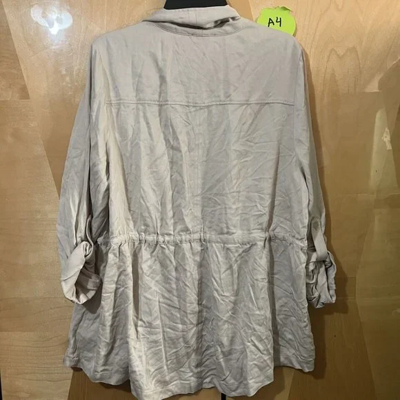 Torrid Womens Blouse Plus 2X Double Extra Large Beige Stone Rayon Twill New - Picture 2 of 8